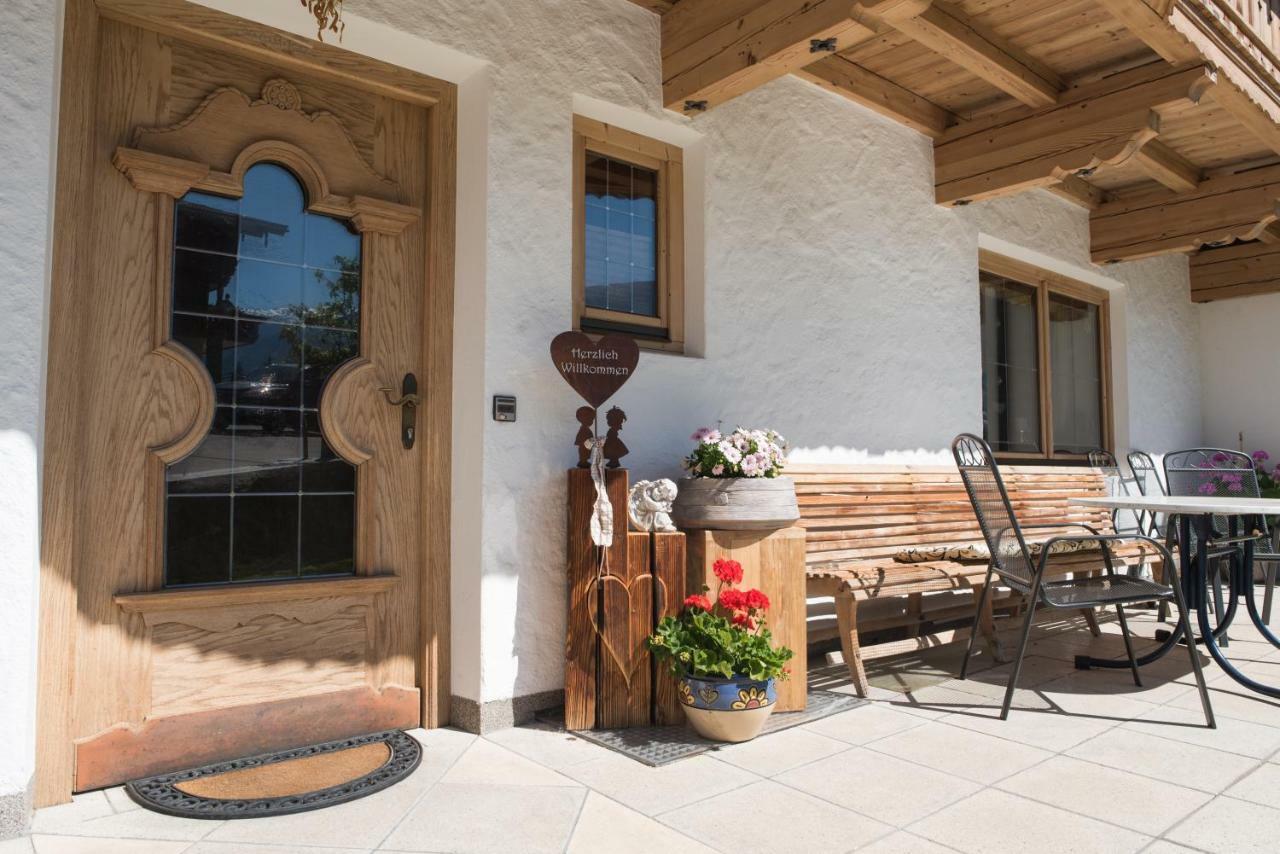 Landhaus & Apartment Taxach Ried im Zillertal Eksteriør billede